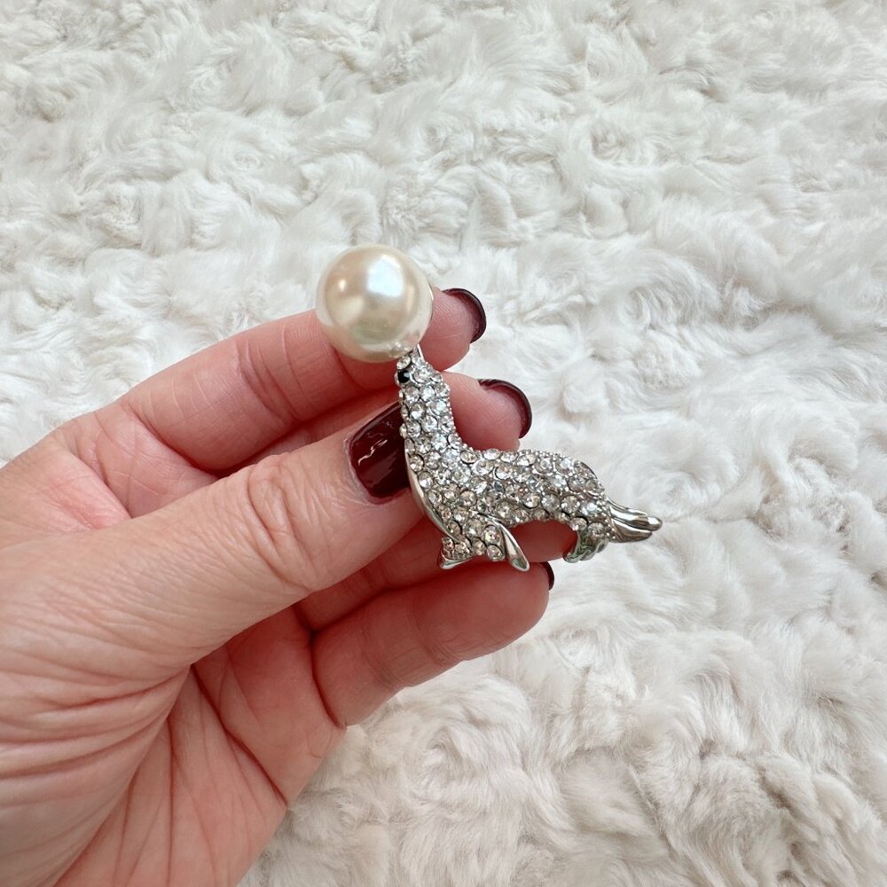 Vintage Cute Seal with Crystal Pearl Brooch